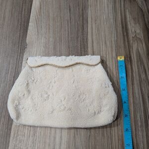 La Regale Cream Beaded Clutch